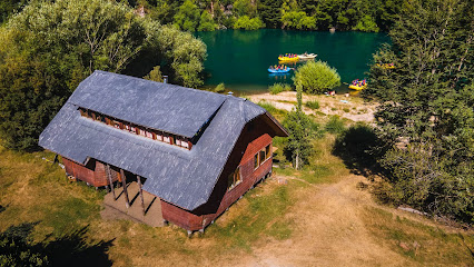 AF1QipPpBuRotFvTnCpeBvW 025axRMzfQzs IWwR0UVw426 h240 k no